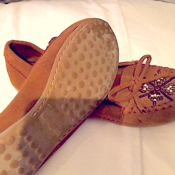 MINNETONKA BROWN SUEDE MOCCASIN - Picture 4 of 5
